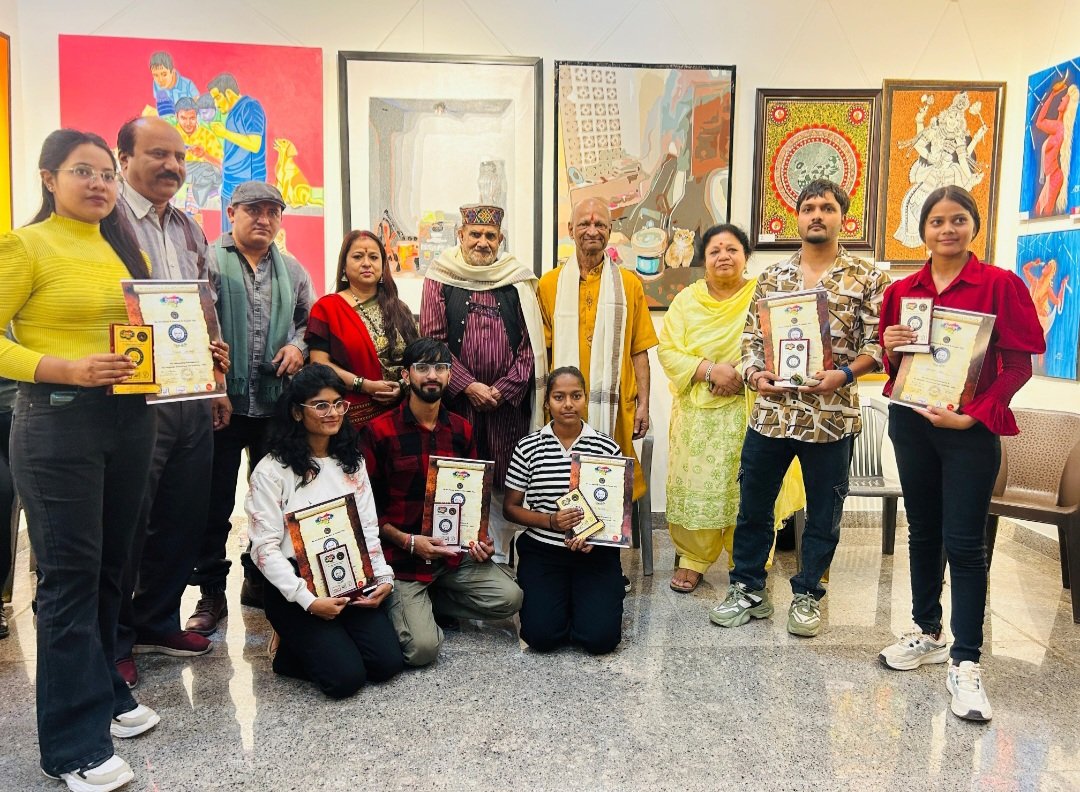 कला हाशिये पर नहीं, अंतर्राष्ट्रीय फ़लक पर…प्रो.चिन्मय मेहता..